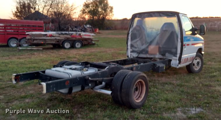 image for item DC2456 2016 Ford Econoline E450 cab and chassis