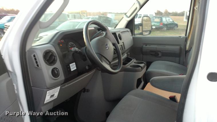 image for item DC2456 2016 Ford Econoline E450 cab and chassis