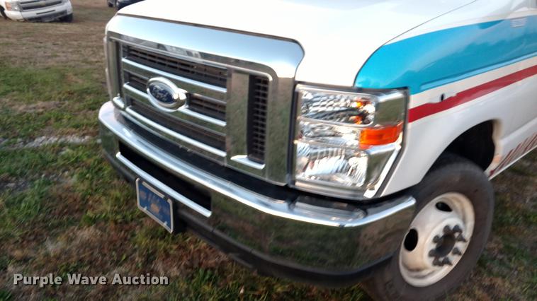 image for item DC2456 2016 Ford Econoline E450 cab and chassis