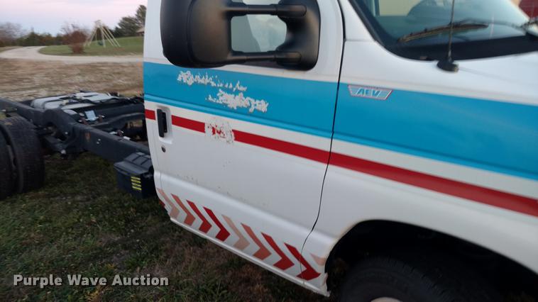 image for item DC2456 2016 Ford Econoline E450 cab and chassis