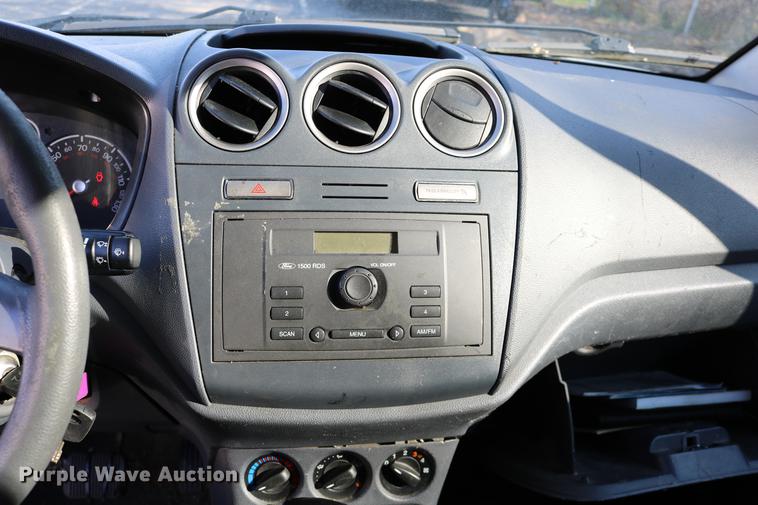 image for item DC3660 2010 Ford Transit Connect van