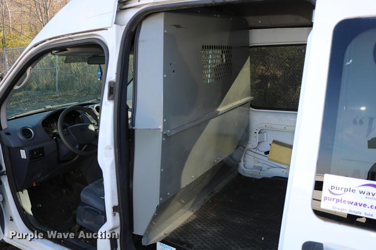 image for item DC3660 2010 Ford Transit Connect van