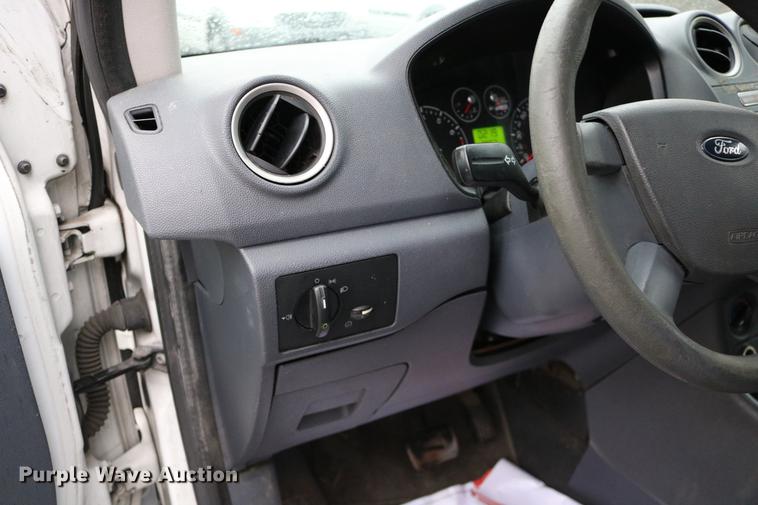 image for item DC3664 2010 Ford Transit Connect van