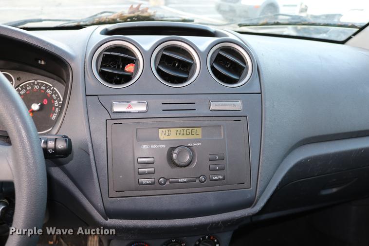 image for item DC3666 2010 Ford Transit Connect van