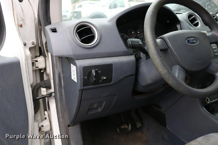 image for item DC3668 2010 Ford Transit Connect van