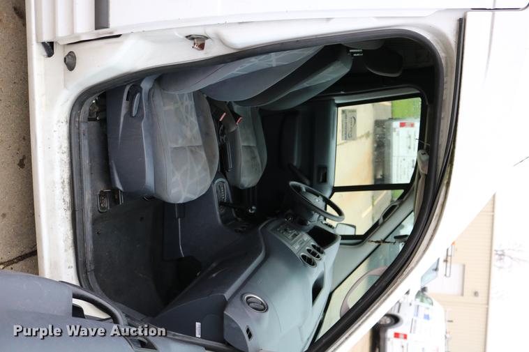 image for item DC3668 2010 Ford Transit Connect van