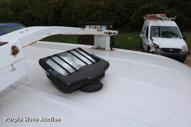 image for item DC3670 2005 GMC Safari van