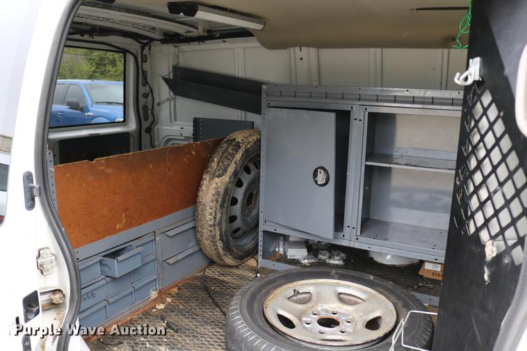 image for item DC3670 2005 GMC Safari van