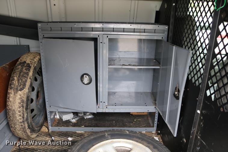 image for item DC3670 2005 GMC Safari van