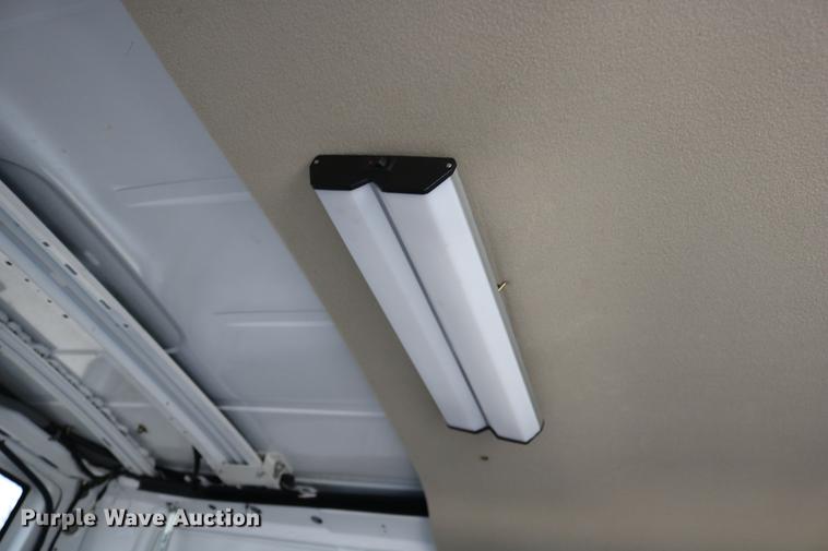 image for item DC3670 2005 GMC Safari van