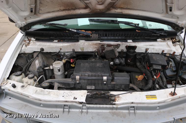 image for item DC3670 2005 GMC Safari van