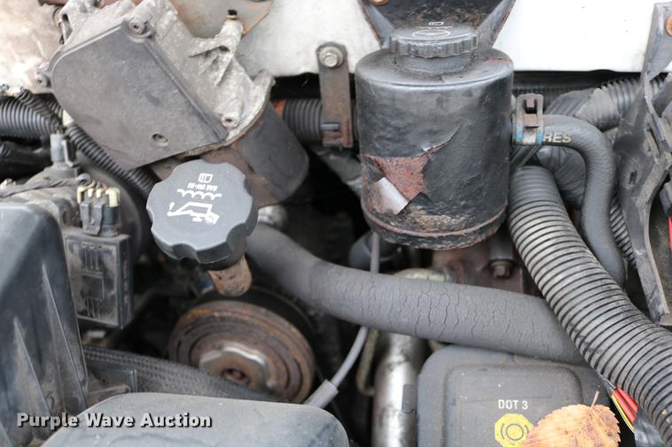 image for item DC3670 2005 GMC Safari van