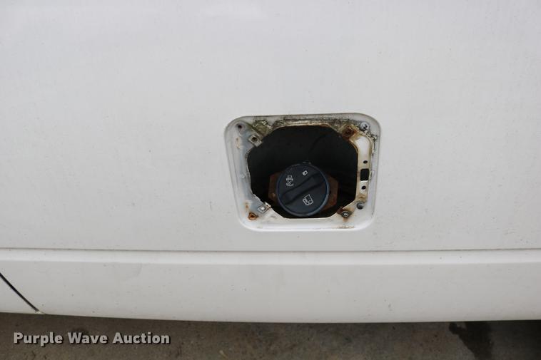 image for item DC3670 2005 GMC Safari van