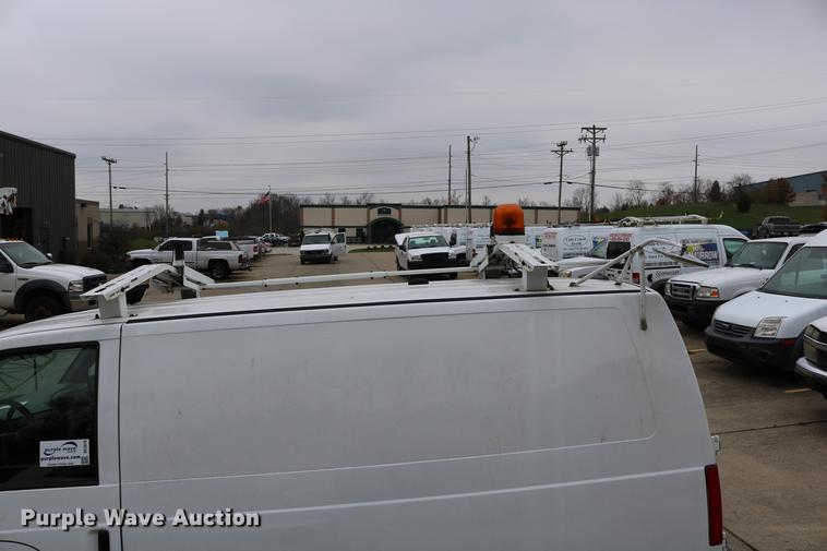 image for item DC3670 2005 GMC Safari van