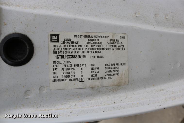 image for item DC3670 2005 GMC Safari van