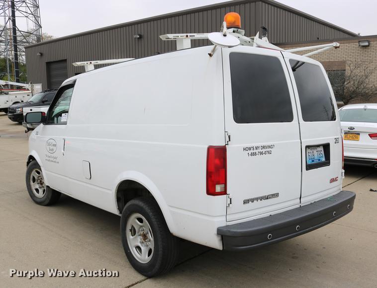 image for item DC3672 2005 GMC Safari van