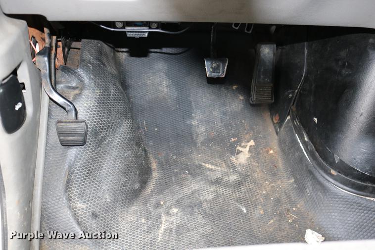 image for item DC3672 2005 GMC Safari van