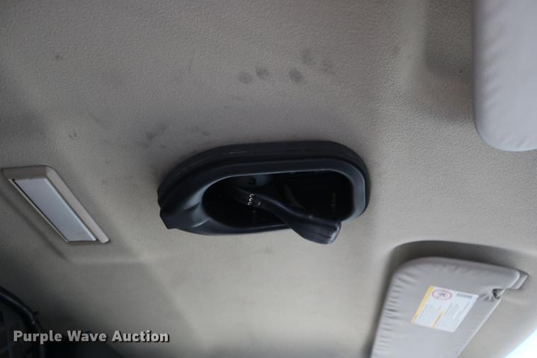 image for item DC3672 2005 GMC Safari van