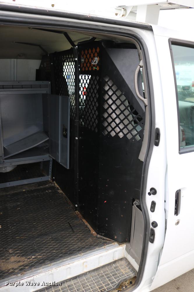 image for item DC3672 2005 GMC Safari van