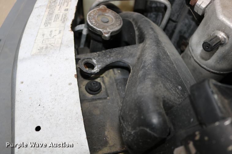 image for item DC3672 2005 GMC Safari van