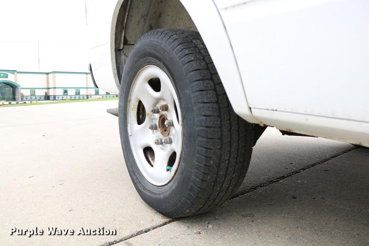 image for item DC3672 2005 GMC Safari van