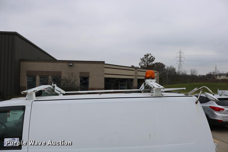 image for item DC3672 2005 GMC Safari van