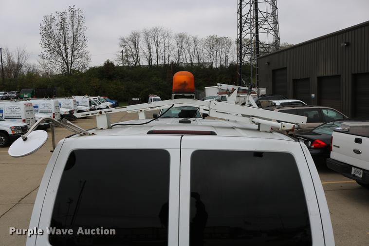 image for item DC3672 2005 GMC Safari van