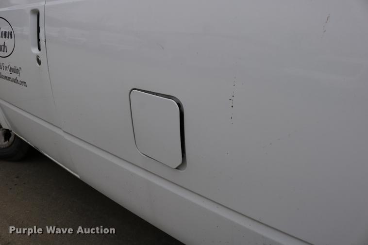 image for item DC3672 2005 GMC Safari van