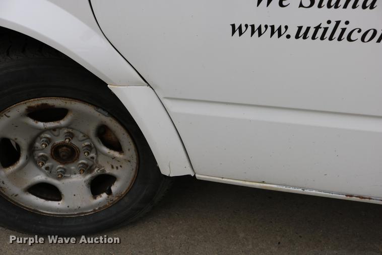 image for item DC3672 2005 GMC Safari van