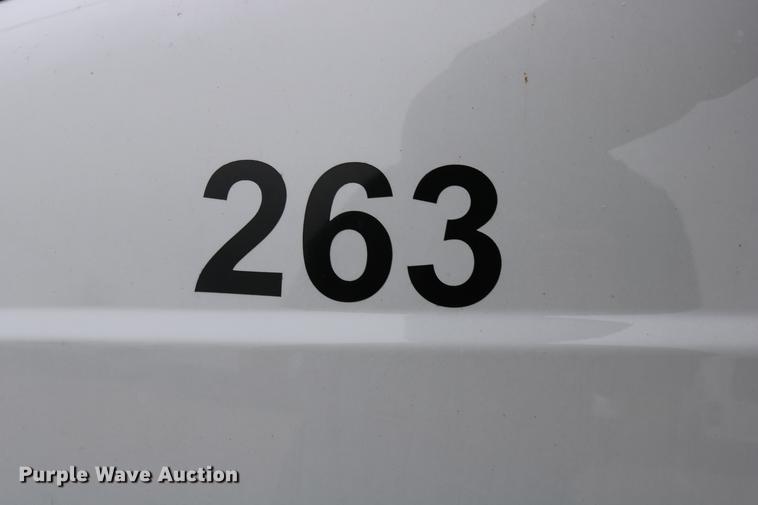 image for item DC3672 2005 GMC Safari van