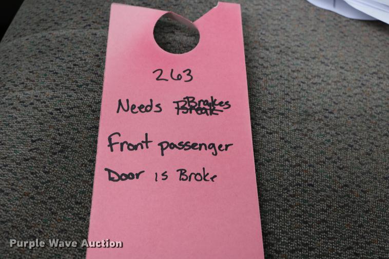 image for item DC3672 2005 GMC Safari van