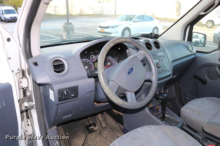 image for item DC3674 2010 Ford Transit Connect van