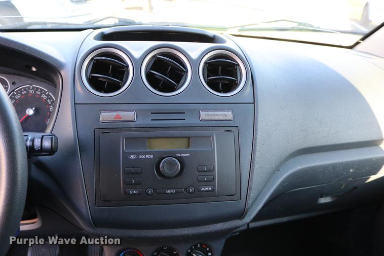 image for item DC3675 2010 Ford Transit Connect van