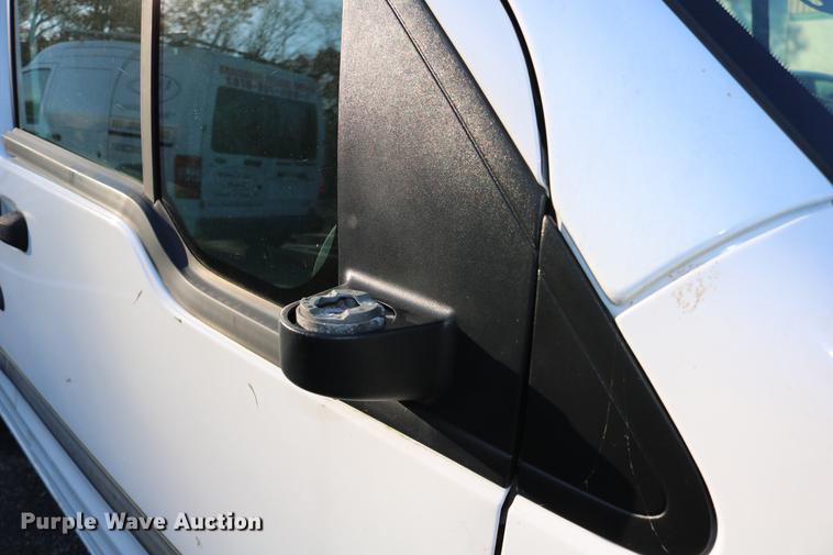 image for item DC3675 2010 Ford Transit Connect van