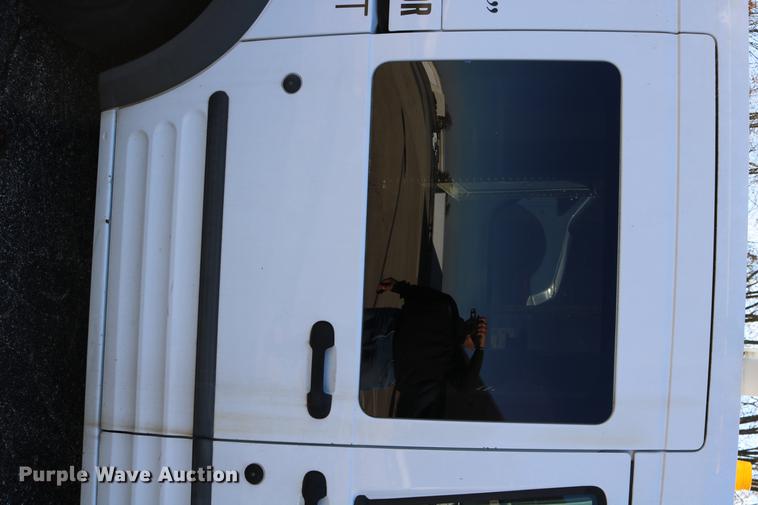 image for item DC3676 2010 Ford Transit Connect van