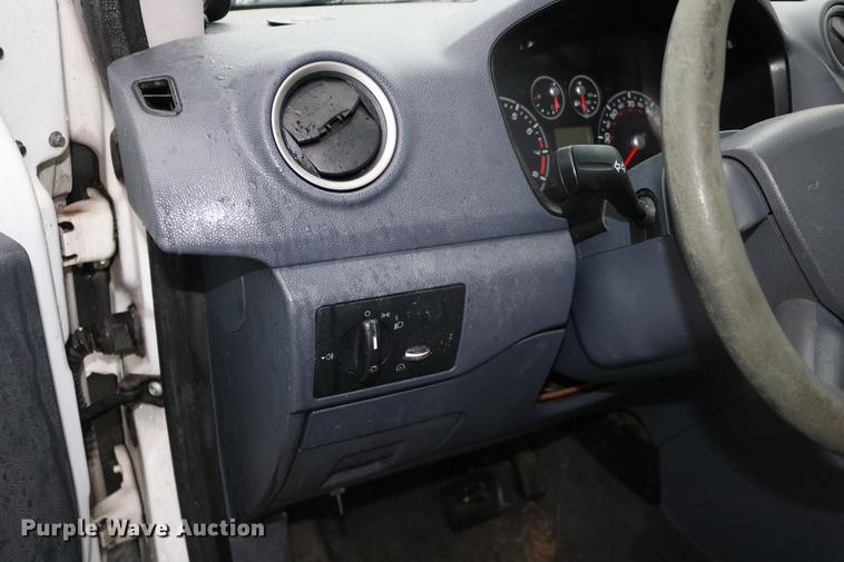 image for item DC3677 2010 Ford Transit Connect van