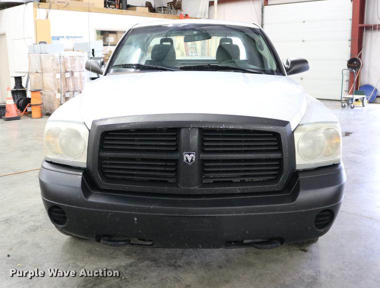 image for item DC3687 2007 Dodge Dakota Quad Cab pickup truck