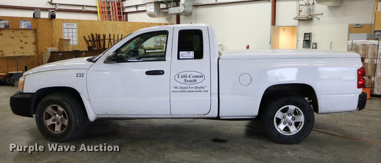 image for item DC3687 2007 Dodge Dakota Quad Cab pickup truck