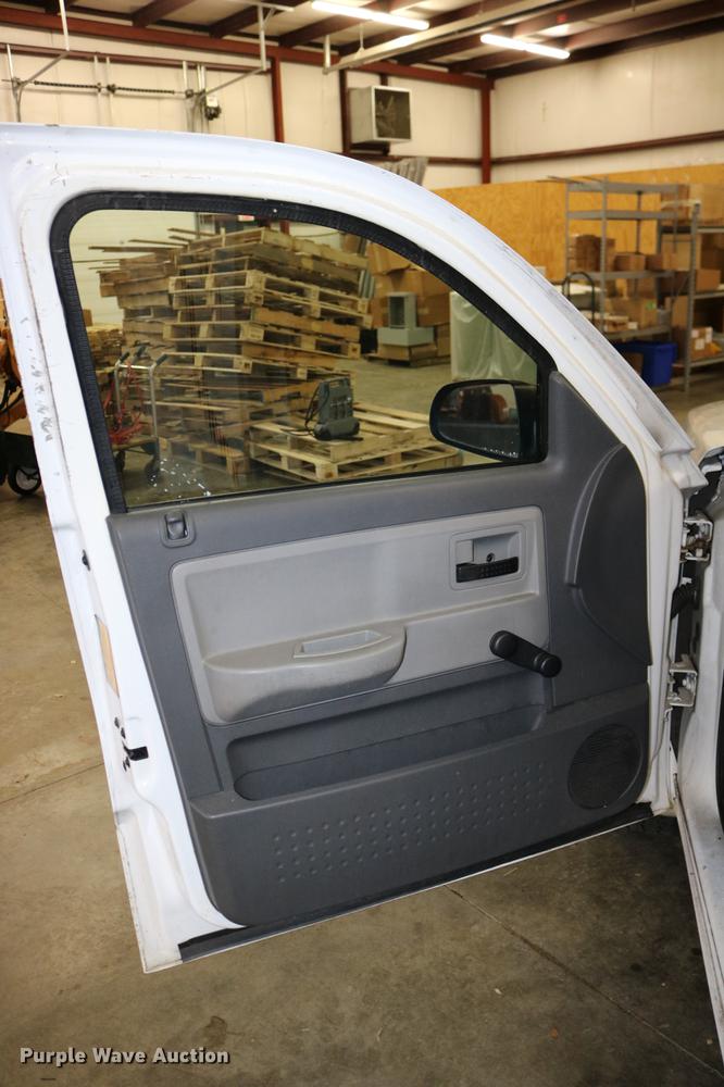 image for item DC3687 2007 Dodge Dakota Quad Cab pickup truck