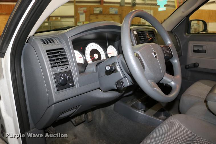 image for item DC3687 2007 Dodge Dakota Quad Cab pickup truck