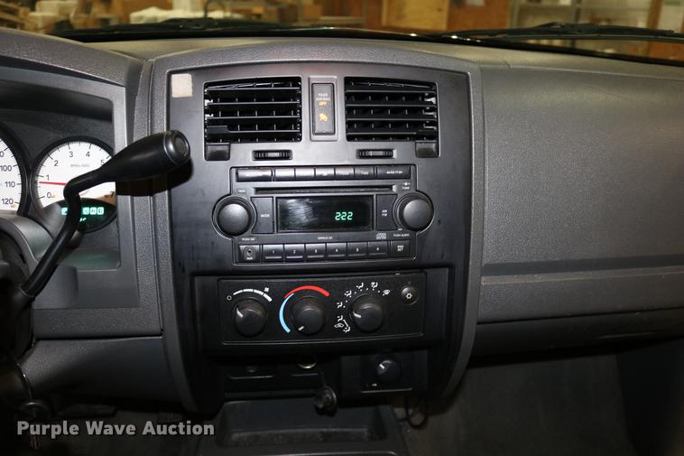 image for item DC3687 2007 Dodge Dakota Quad Cab pickup truck