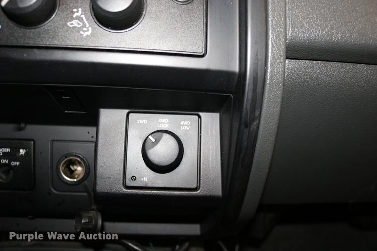 image for item DC3687 2007 Dodge Dakota Quad Cab pickup truck