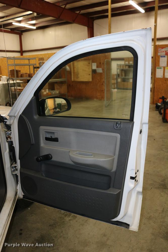 image for item DC3687 2007 Dodge Dakota Quad Cab pickup truck