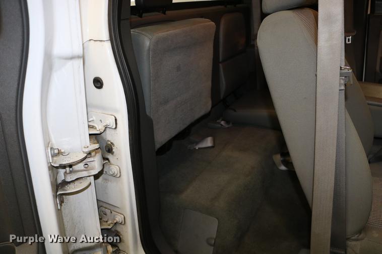 image for item DC3687 2007 Dodge Dakota Quad Cab pickup truck