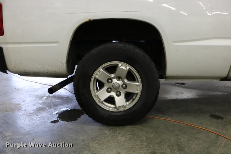 image for item DC3687 2007 Dodge Dakota Quad Cab pickup truck