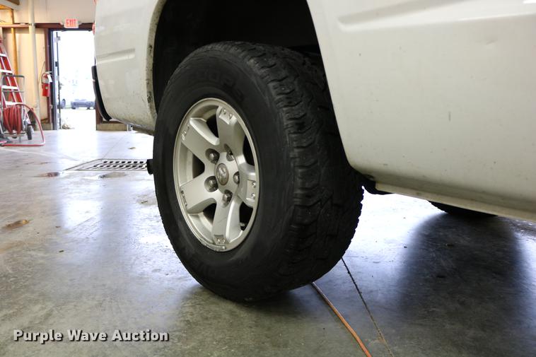 image for item DC3687 2007 Dodge Dakota Quad Cab pickup truck