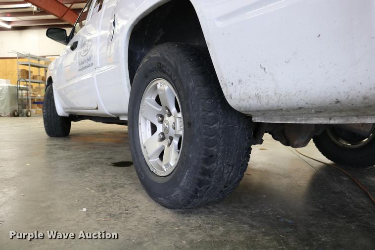 image for item DC3687 2007 Dodge Dakota Quad Cab pickup truck