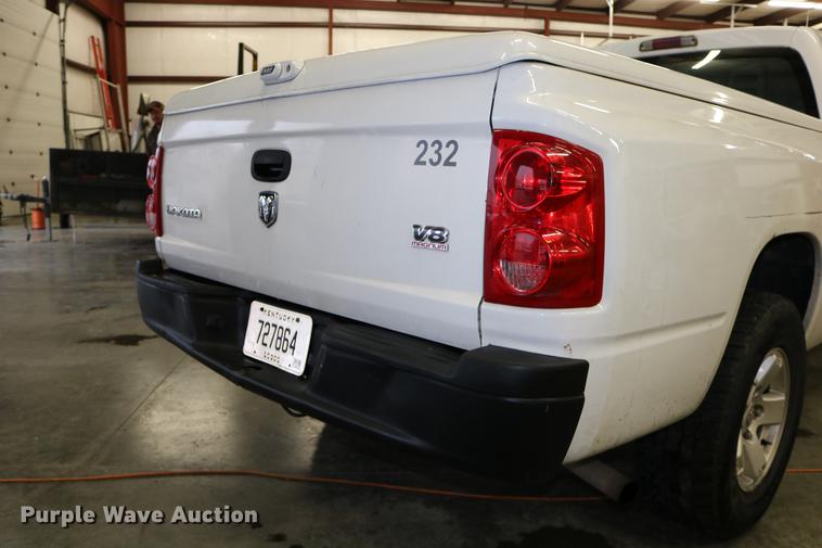 image for item DC3687 2007 Dodge Dakota Quad Cab pickup truck