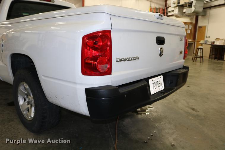 image for item DC3687 2007 Dodge Dakota Quad Cab pickup truck