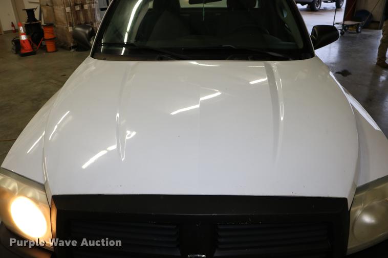 image for item DC3687 2007 Dodge Dakota Quad Cab pickup truck